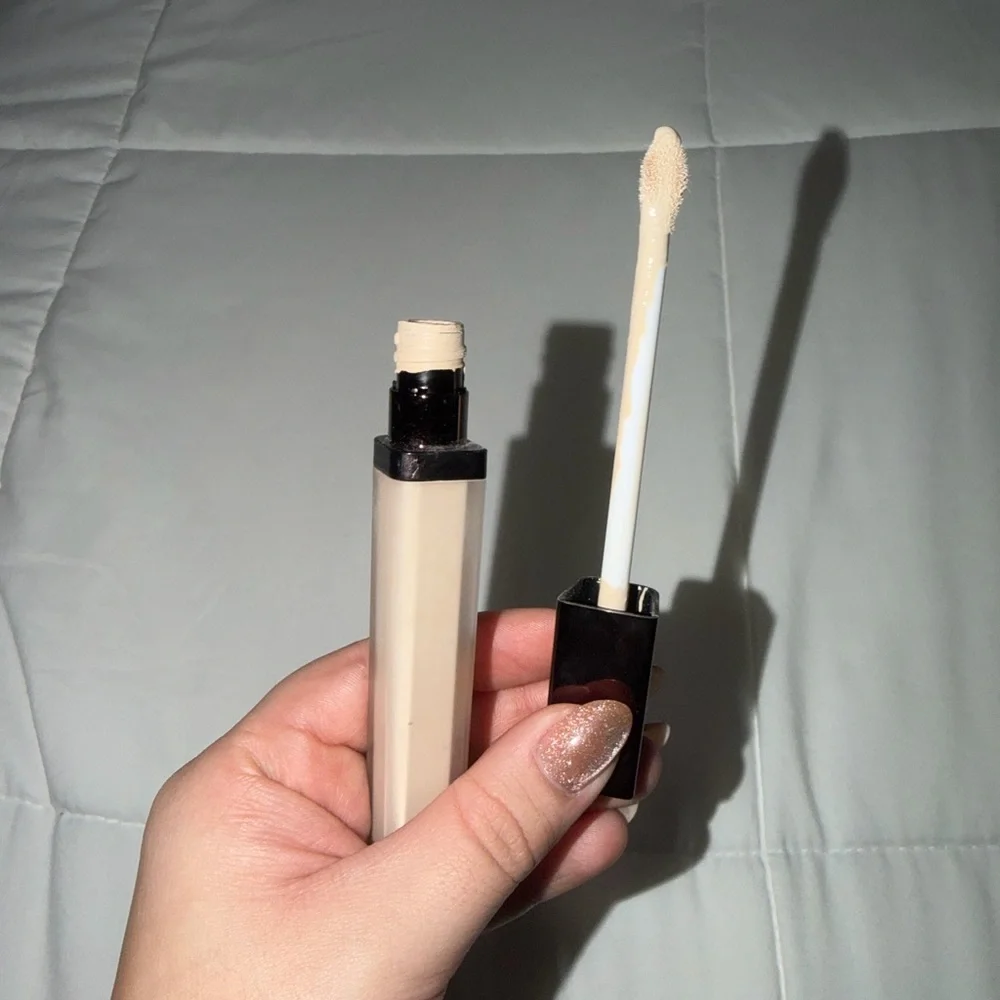 Hourglass Concealer (BIRCH) - Picture 4 of 4